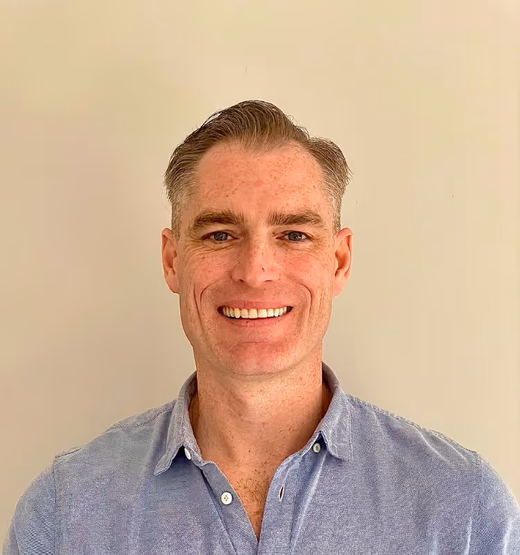 Dr Cameron Nichol