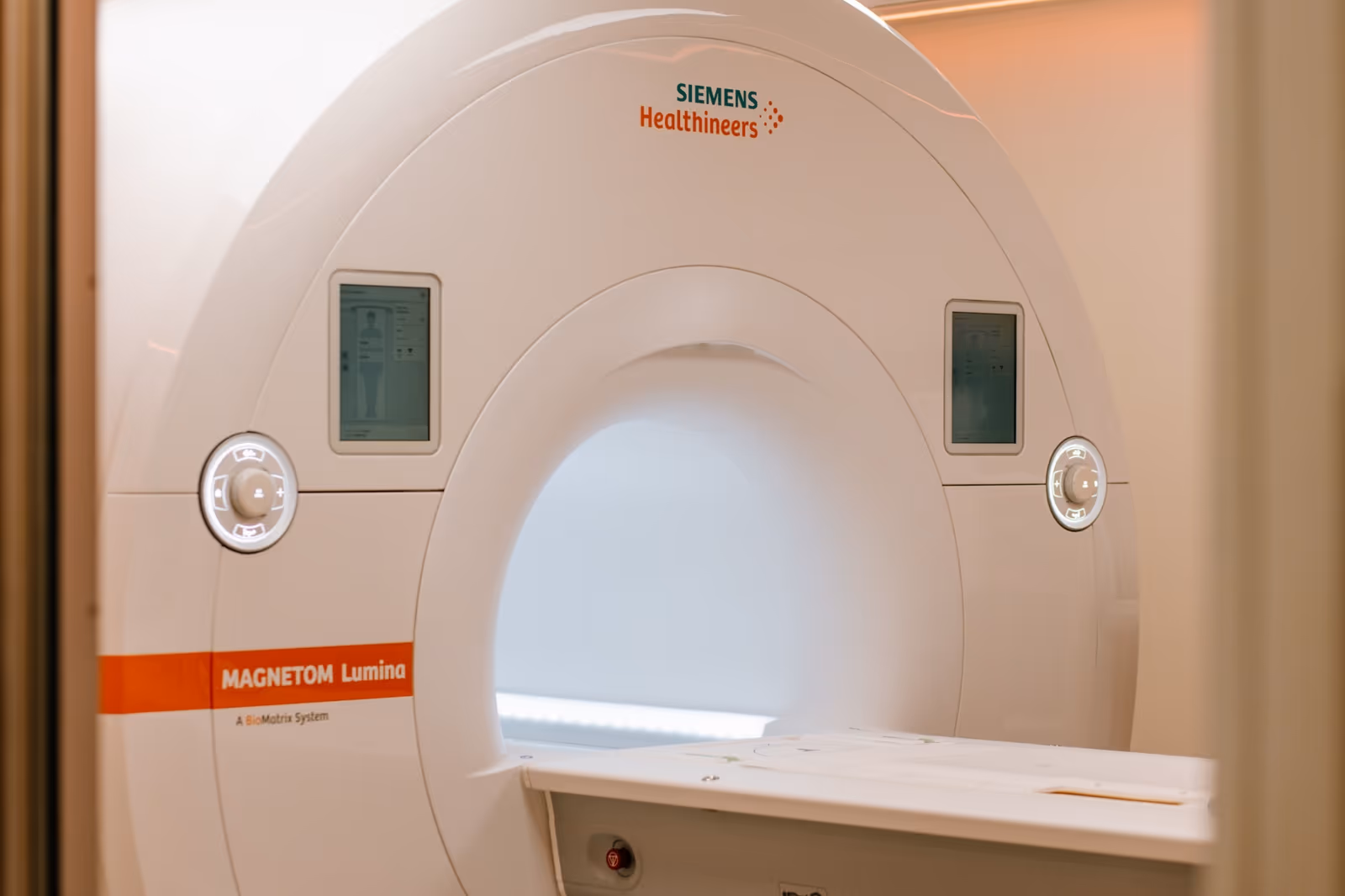 The 3T Siemens MAGNETOM Lumina MRI scanner at Queen Anne Street